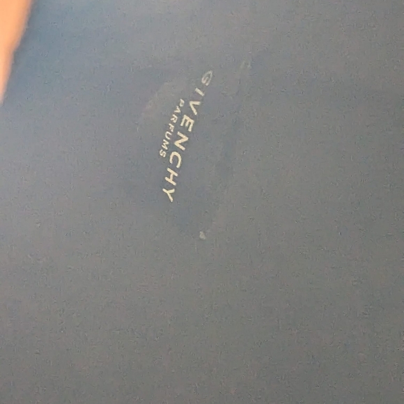 Givenchy - Picture 10 of 10